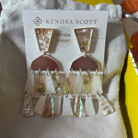 NWT Kendra Scott Rochelle Statement Earrings - Picture 1 of 2